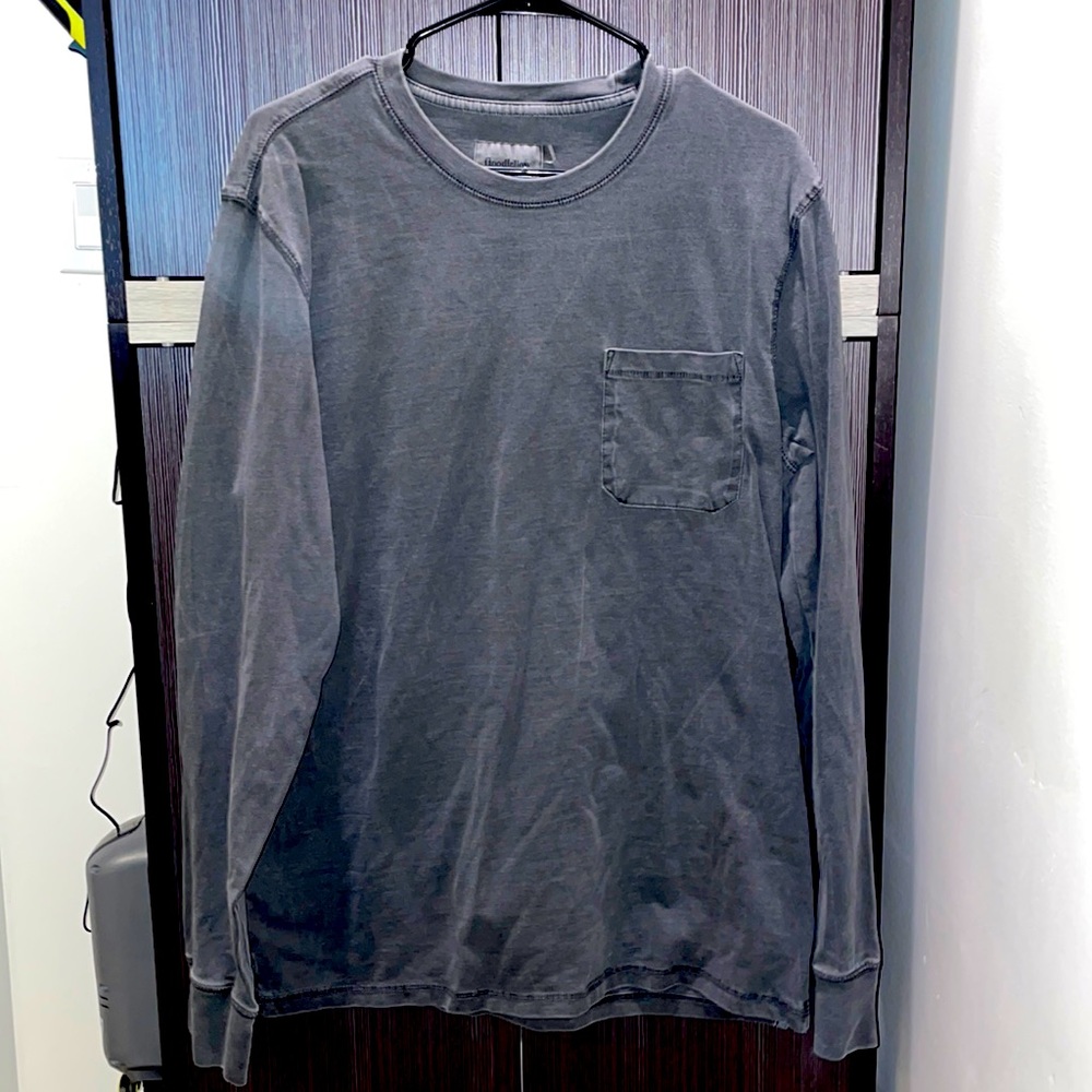 Men’s Goodfellow Long Sleeve T-shirt. Size Large.